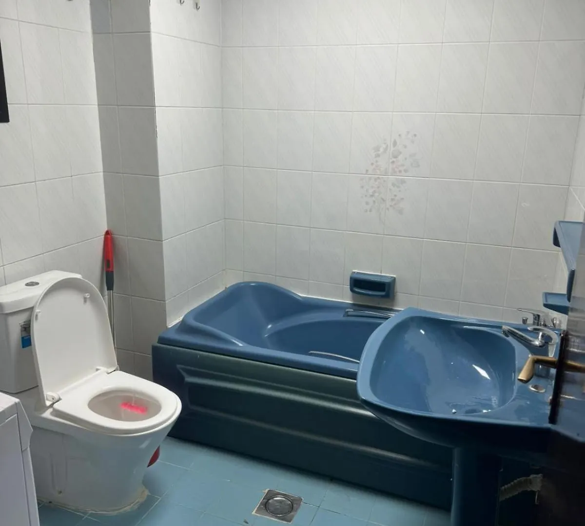 6 Flat In Abu Dhabi Downtown Apartment